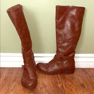 Size 10 Arizona Boots - barely used